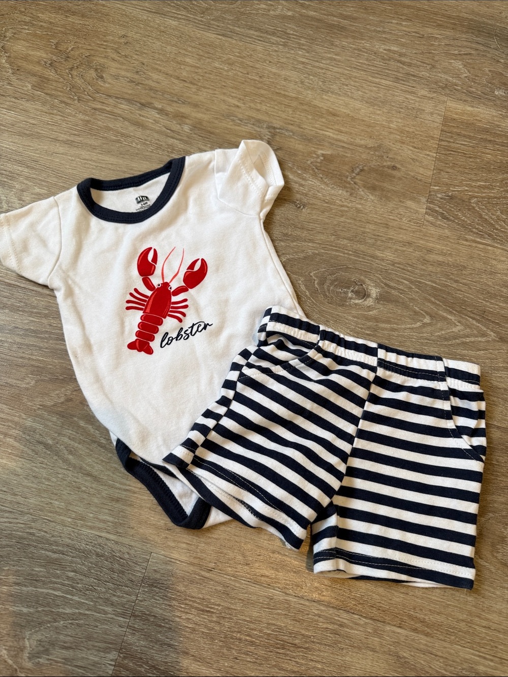 🆕White & Navy 🦞 Outfit